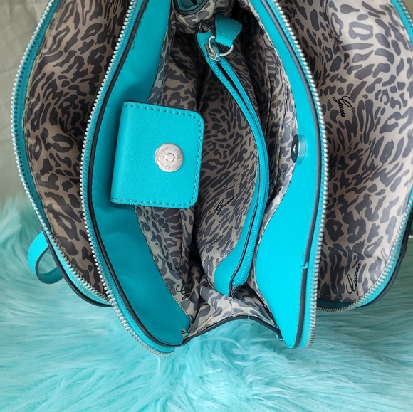 Guess purse - Picture 7 of 14